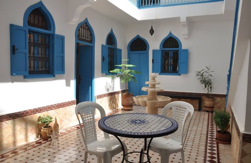 Sidi Ifni House | Pretty traditional riad with its patio in zellige, its hammam, its solarium.