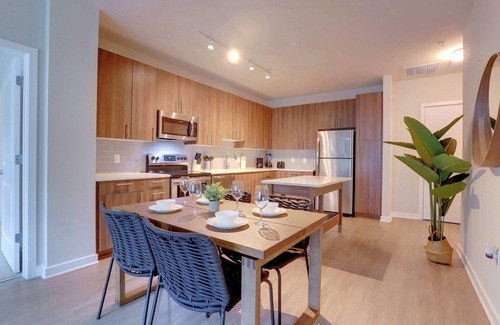 Jefferson Manor Apartment | Prime Alexandria Location | Spacious Apt