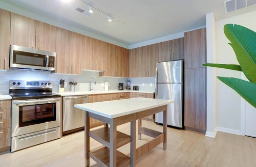 Jefferson Manor Apartment | Prime Alexandria Location | Spacious Apt