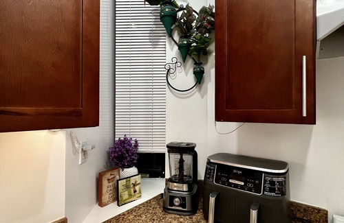 Bowery Apartment | Prime - Close to Soho Entire 2 Bedroom Apartment