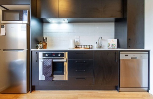 Christchurch Apartment | Prime Family 4 Bedroom Retreat Near Stadium and Cafe