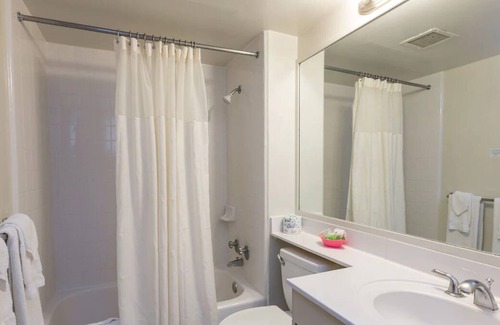 Ala Moana House | Prime Location! 2 Sleek Units, Onsite Pool, Pet-Friendly Property