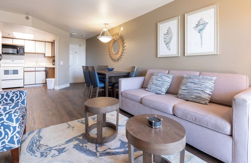 Capistrano Beach Hotel | Prime Location! 4 Convenient Units w/Kitchen! Free Parking, Onsite Pool!