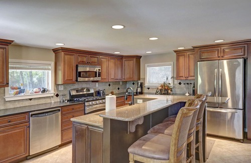 Enola House | Prime Location/Grove Retreat-Pool,Deck,Pond,FirePit,Playground,Wildlife