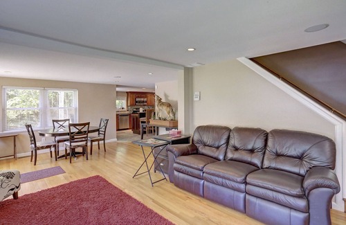 Enola House | Prime Location/Grove Retreat-Pool,Deck,Pond,FirePit,Playground,Wildlife