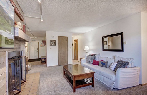 Breckenridge Condo | Prime Location Incredible Amenities Hot Tub Wifi