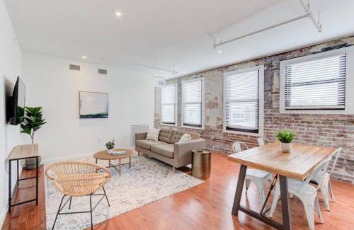 South Main Historic District Apartment | Prime Location - Modern Loft Right on S Main St!