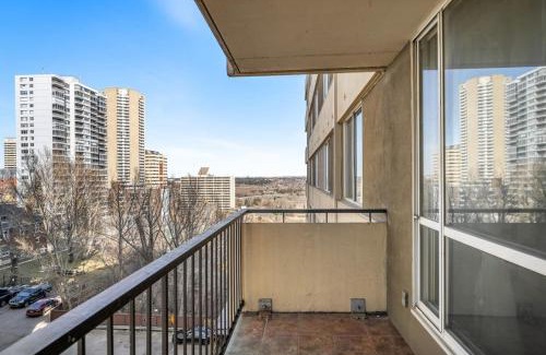 Downtown Edmonton Apartment | Prime Location Near Jasper Ave with Downtown Views, Netflix, Gym, Sauna, Sleeps 4