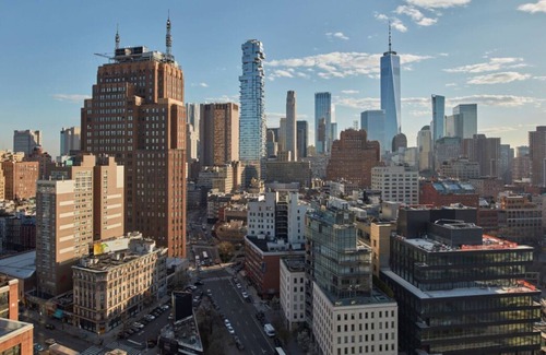 SoHo House | Prime Location! Onsite Pool, Pet-friendly, Minutes to Strawberry Fields