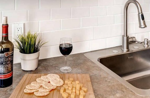 University Park Apartment | Prime, Old Town, by new CSU stadium! Breweries. 2 BR and Flex