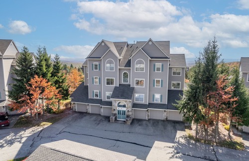 Seven Springs Condo | Prime Resort Location, Modern Ski/Out w/Balcony