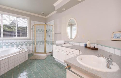 Steveston Apartment | Prime Richmond Stay 10 min to YVR & Steveston