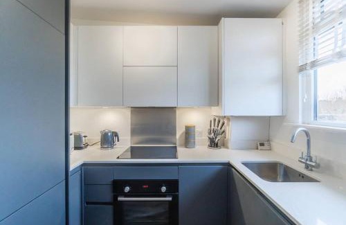 Ascot Apartment | PRIME SPOT FOR ASCOT & WINDSOR - 2 BEDROOMS