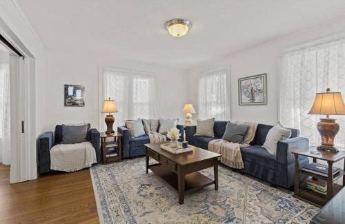 West Hartford House | Prime West Hartford Center Location- Historic Gem
