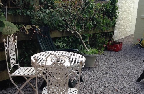 Rockcliffe Cottage | Primrose Cottage - a cottage that sleeps 4 guests in 2 bedrooms