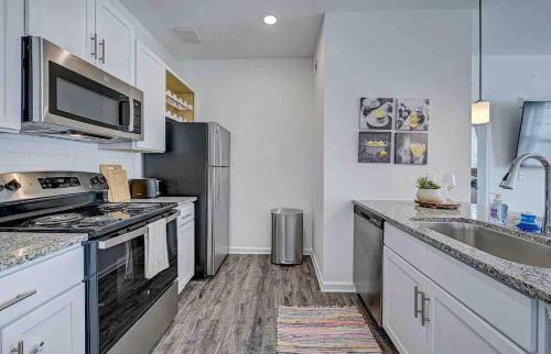 Orange Park Apartment | PrimRose steps to Pool, Gym Nr NAS JX, Dtwn, I295