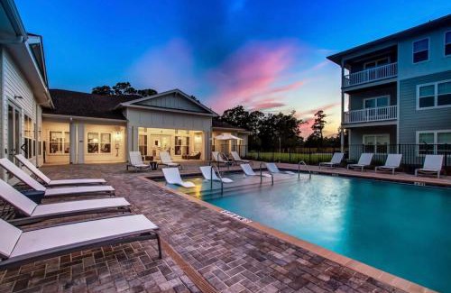 Orange Park Apartment | PrimRose steps to Pool, Gym Nr NAS JX, Dtwn, I295