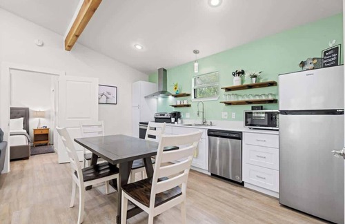 Fredericksburg House | Primrose Waterfront with Hot Tub