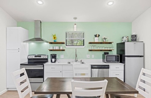 Fredericksburg House | Primrose Waterfront with Hot Tub