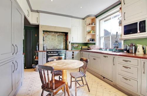 Wadsworth House | Prince Albert's Place