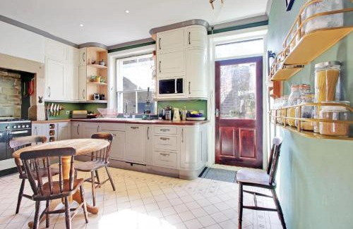 Wadsworth House | Prince Albert's Place