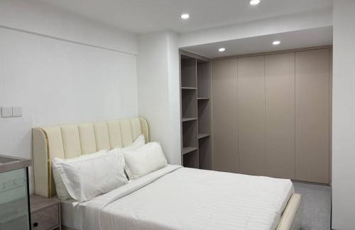 Chamkar Mon Apartment | Prince HuanYu Center, 太子 寰宇中心 Multi-Apartment by Emma