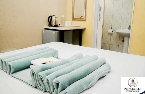 Greater Johannesburg Metropolitan Area House | Princeville Guest-Lodge