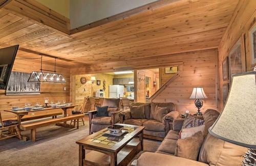 Seven Springs House | Pristine Resort Townhome 2Mi to Seven Springs Mtn
