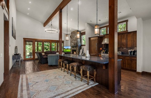 Cle Elum House | Privacy and Luxury! Fantastic outdoor living space. Hot Tub and Game Room