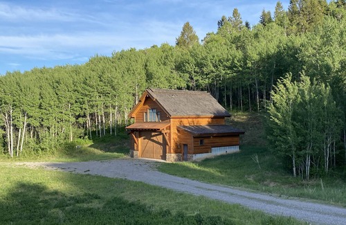 Ririe House | Privacy and Views in Swan Valley - Short Drive to Victor and Jackson