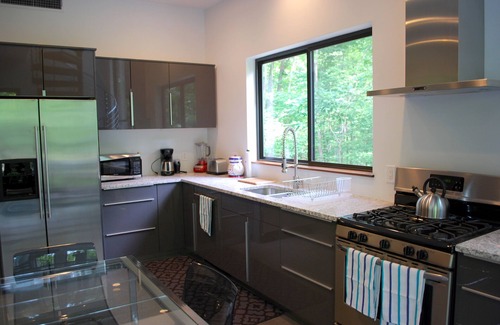 Woodstock House | Privacy & Luxury @ Heart of Woodstock w/Hot Tub