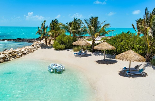 Juba Sound Villa | Private Luxury Oceanfront Villa-Steps from the Sea, Glass pool-Chef & Butler!