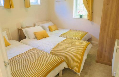 Dover Apartment | Private 1st Floor Apartment - Perfect for Port of Dover, Eurotunnel and Short Stays