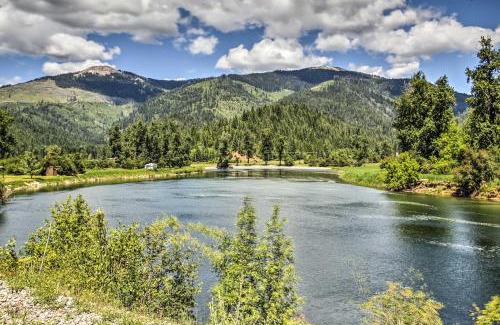 St. Maries House | Private 2-Acre Retreat with MTN Views, Walk to River