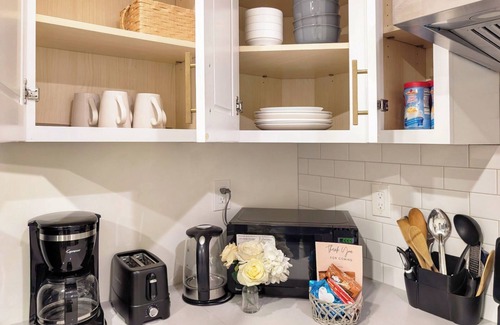 El Monte House | Private 2B1B Guest House in SGV Close to Los Angeles Attractions