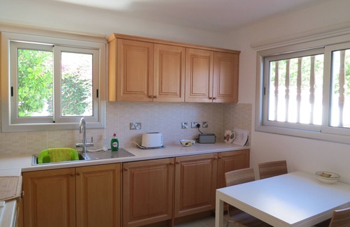 Pissouri Villa | PRIVATE 3-DOUBLE BED VILLA WITH HEATED POOL & A/C. SEA VIEWS