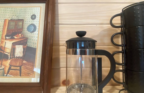 Amery Cabin | Private 3bdr cabin on Apple River kayaks, SUPS, and paddle boat. Pet friendly!