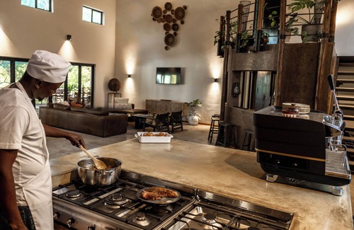 Kasane Villa | Private 4 Bedroom Safari Villa in Central Kasane on the Chobe River