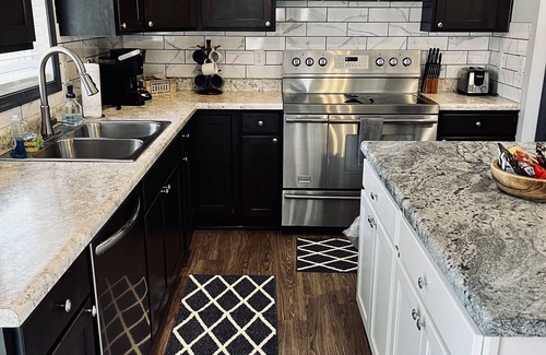 White House | Private 5 bedroom house in the heart of Laurel highlands!