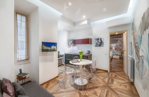 Vatican Apartment | Private apARTment. Double check cleaning mode, AC, Smart customer service
