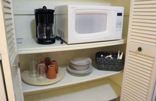 Ludlam Apartment | Private Apt Kendall - Near Zoo and Miami D College