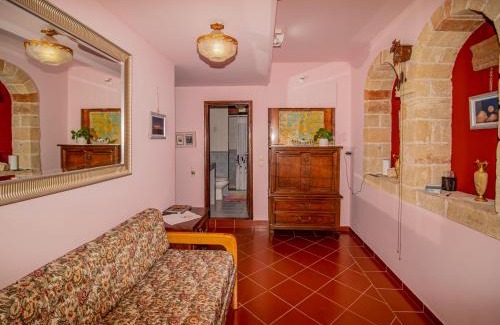 Monemvasia House | Private Art Studio 50m from sea (1-4 per)