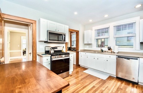 Auburndale Apartment | Private Auburndale Getaway Minutes from Boston!