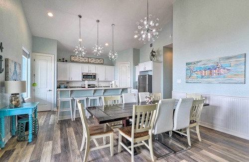 Freeport House | Private Beach + Oceanfront Balcony: Freeport Home