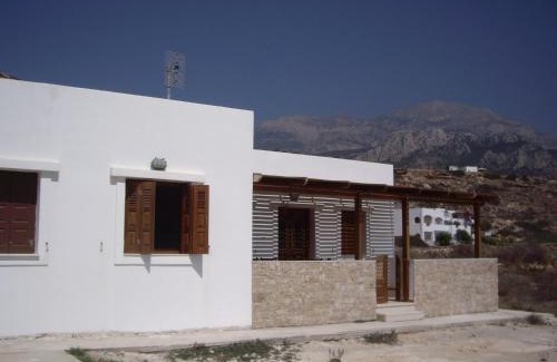 Lefkos House | private beachfront house