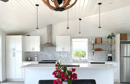 Ocean Point Villa | ⭐️Private Beachfront Villa with Pool and Kayaks ⭐️ Sapodilla Bay⭐️Chalk Sound