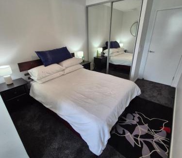 Newstead House | Private Bedroom & Bathroom in an Amazing Shared Brisbane Apartment