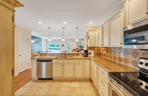 Smith Mountain Lake House | Private Boat Slip, Dogs Ok, Canoe, Game Room, ,Beach & Community Pool!