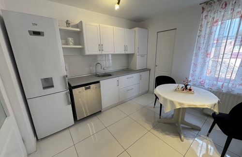 Bistrita Apartment | Private building - Apartment - spacious and newly renovated