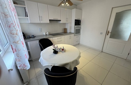 Bistrita Apartment | Private building - Apartment - spacious and newly renovated